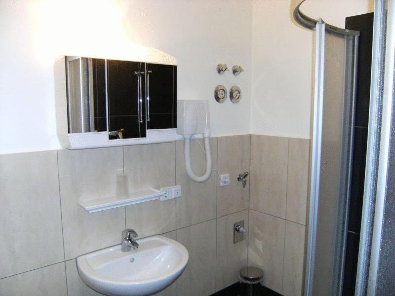 Pension Unicat Potsdam Luaran gambar